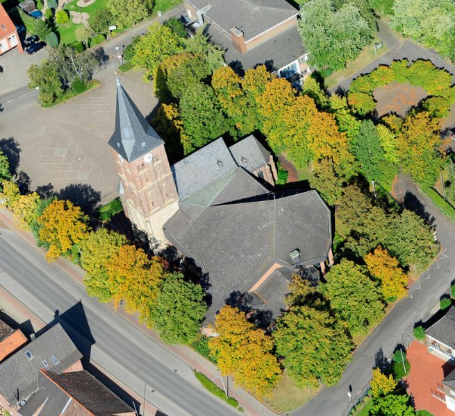 Luftbild der Kirche