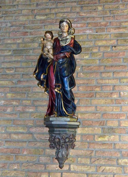 Barocke Madonna in der neuen Kirche